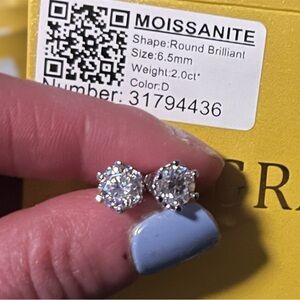4ct Moissanite Round Brilliant Earrings played in white gold